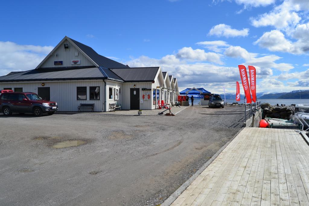 Готель Arctic Seasport Loding Екстер'єр фото